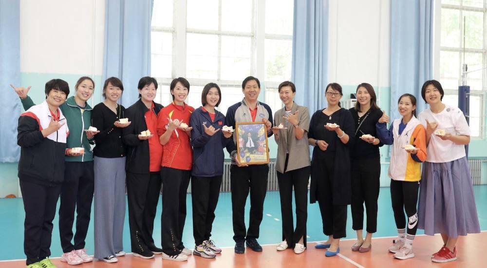 影之宝案例：大众途锐影院灯箱投放影之宝案例：民生银行信用卡主题影院影之宝案例：全新宝马3系影院阵地展车影之宝案例：小天鹅洗衣机影院LED投放影之宝部分合作品牌LOGO，排名不分先后影之宝部分行业客户案例影之宝从一线重点票仓城市起步，资源快速拓展至全国，建设了覆盖260+城市、1700+影院、5100+点位的全国影院灯箱媒体专业发布平台